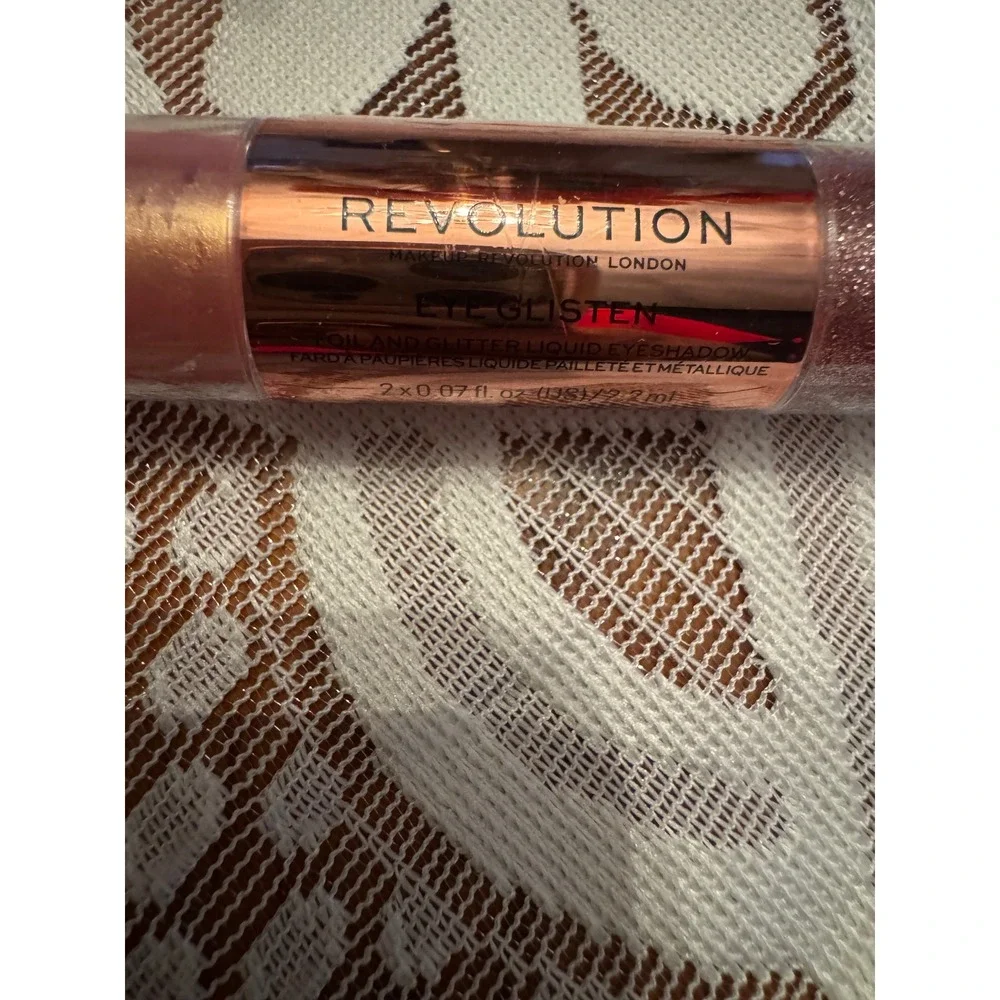 Makeup Revolution Eye Glisten Dual Liquid Eyeshadow Yours Truly Foil Glitter NEW